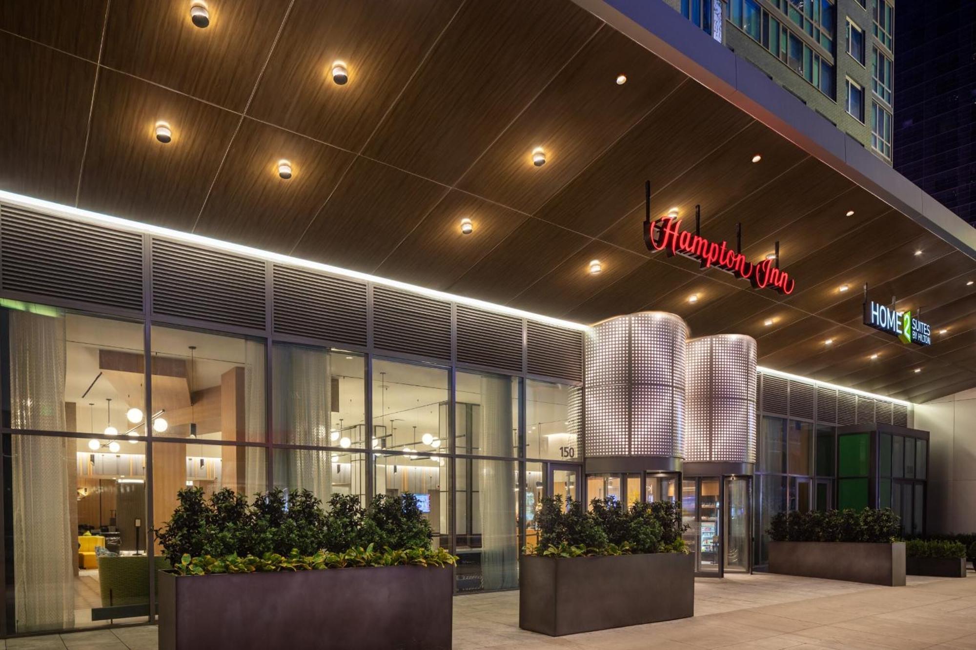 Hampton Inn By Hilton New York Times Square Exterior photo